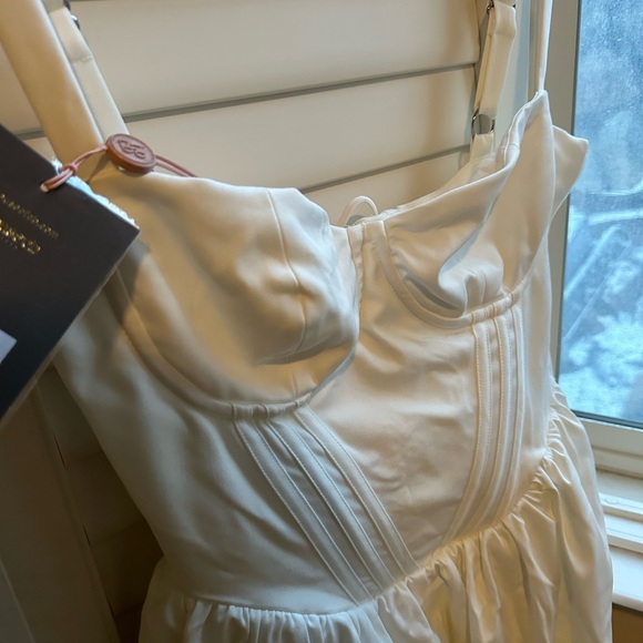 House of CB 👗 White Kelly Dress - Small PLUS Cup - Picture 9 of 11